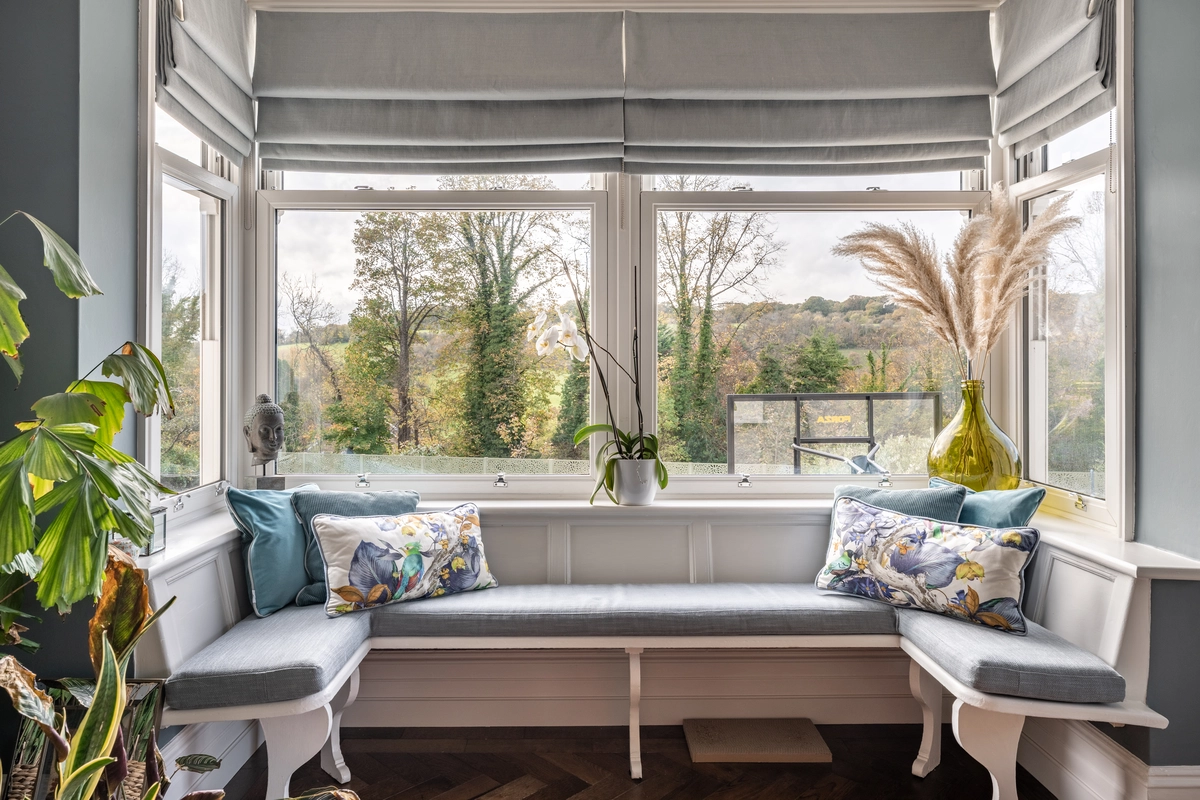 Window seat - Chipstead interior design