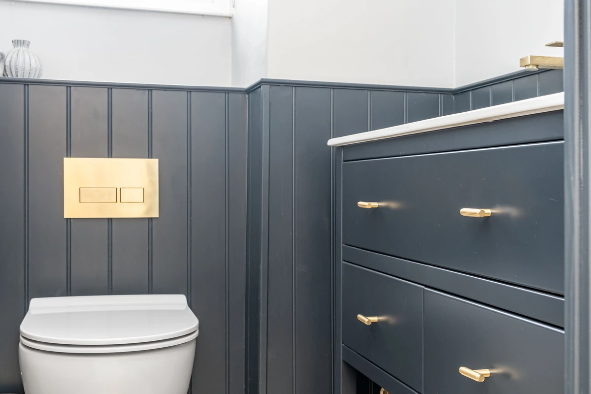 Loo - Farnham interior design